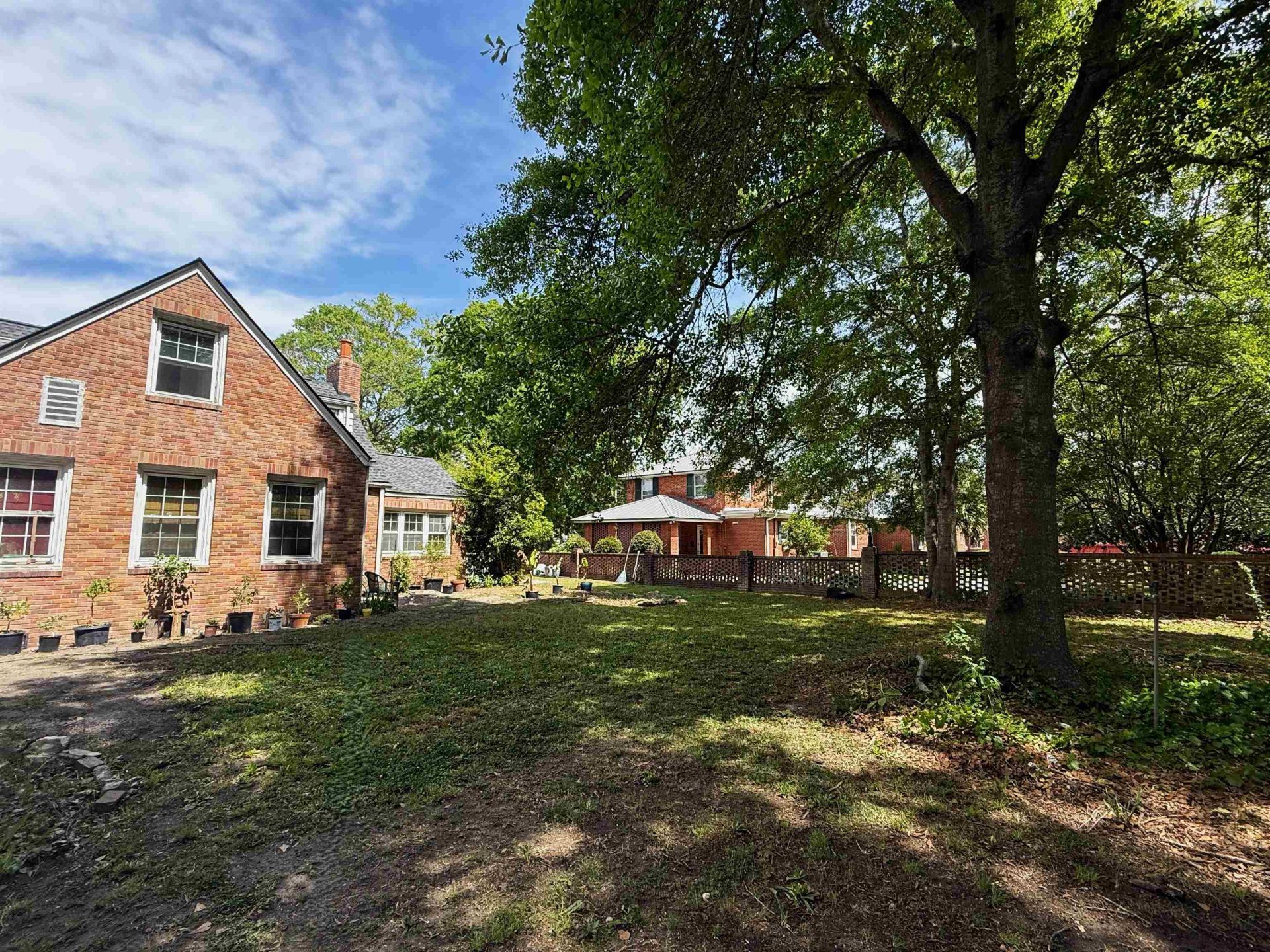 605 E Main St. Photo 37