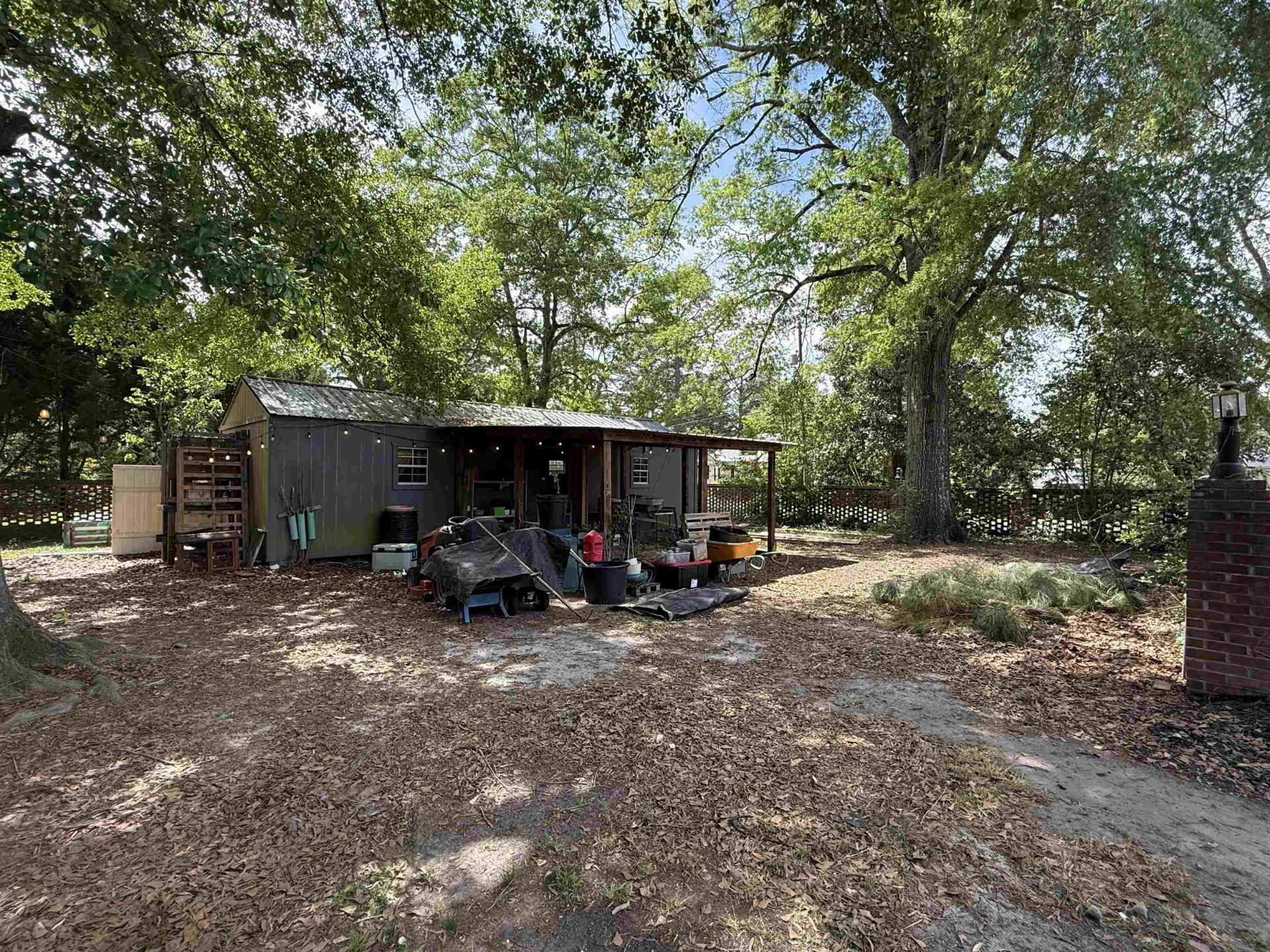 605 E Main St. Photo 38