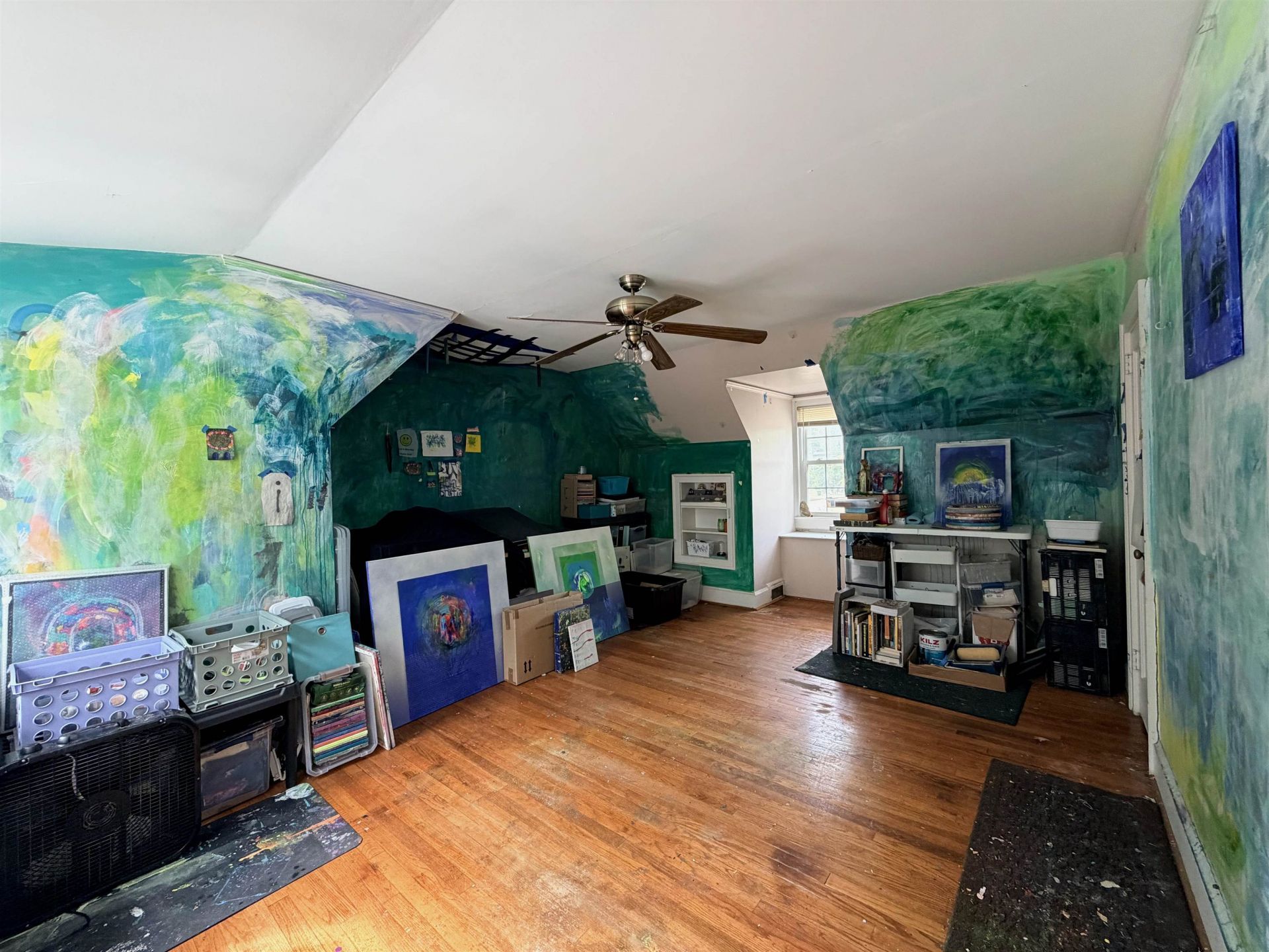 605 E Main St. Photo 4