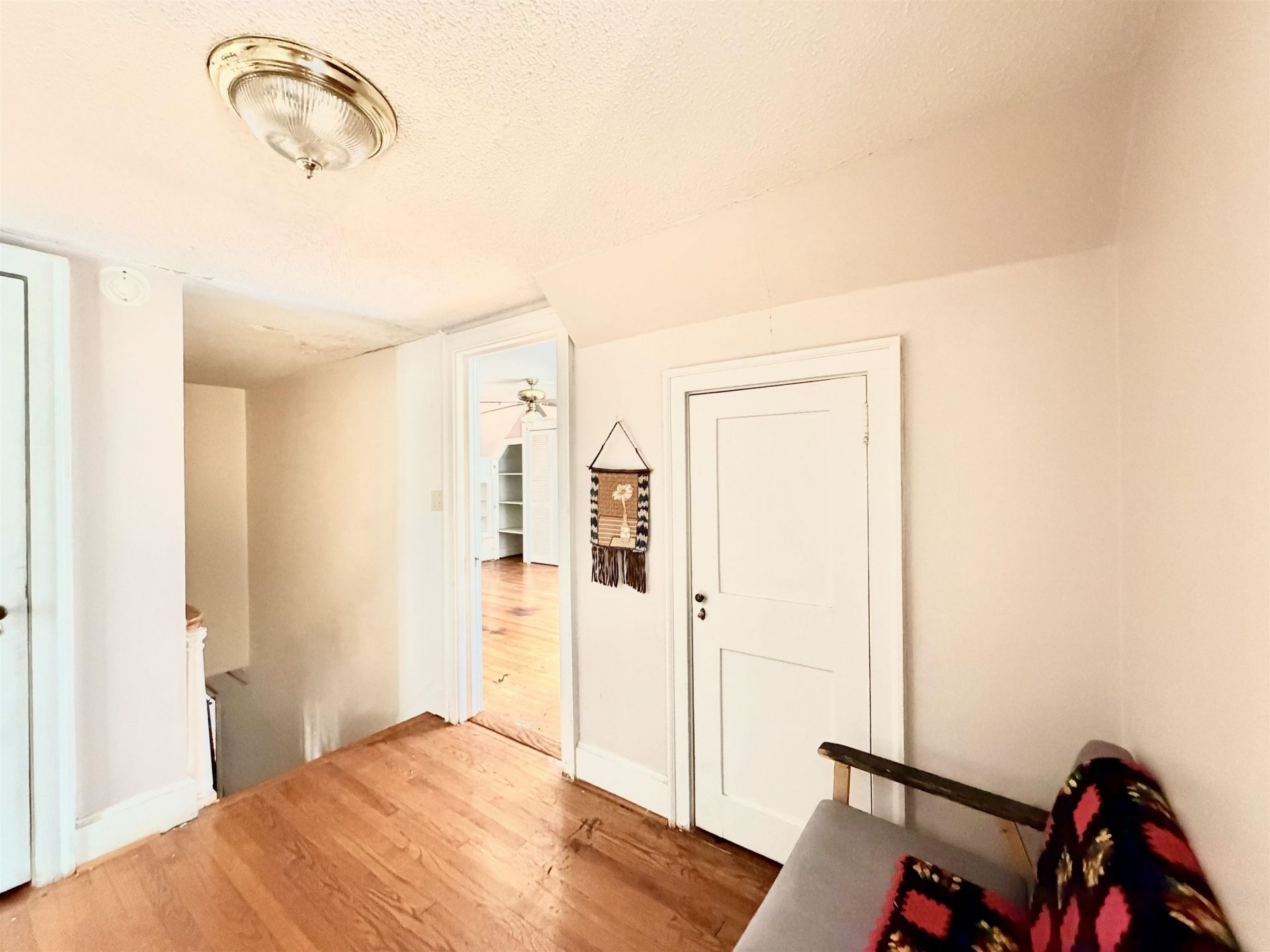 605 E Main St. Photo 5