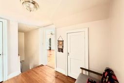 605 E Main St. photo 4