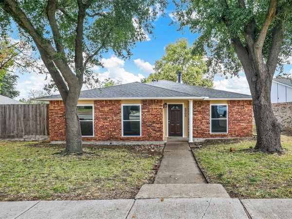 4904 Watkins Drive, The Colony, TX 75056