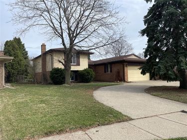 36838 E Russell Court E, Sterling Heights, MI 48312