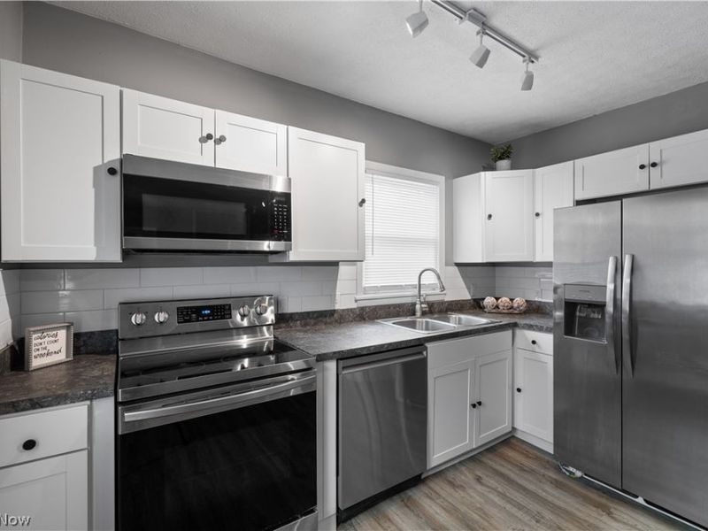 646 W Highland Avenue , Ravenna, OH 44266 Photo 10