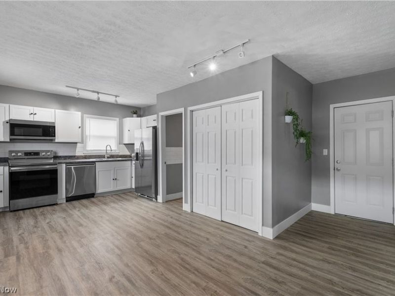 646 W Highland Avenue , Ravenna, OH 44266 Photo 7