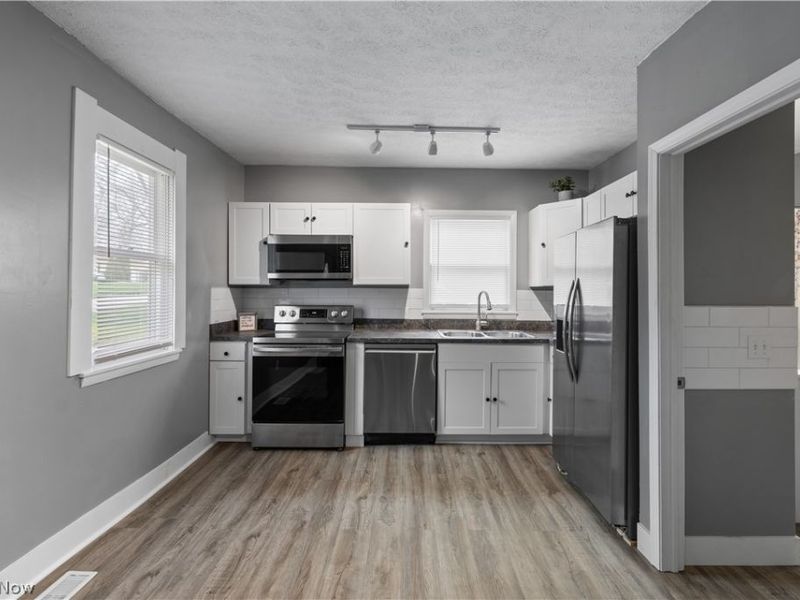 646 W Highland Avenue , Ravenna, OH 44266 Photo 9