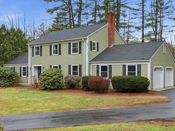165 Townsend St, Pepperell, MA 01463