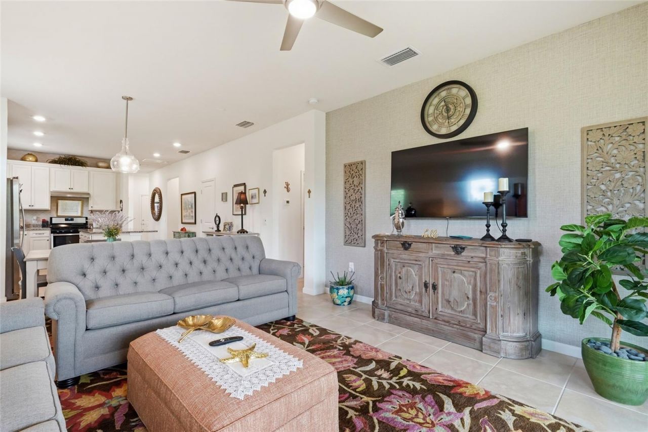 7017 Hanover Court, Bradenton, FL 34202 Photo