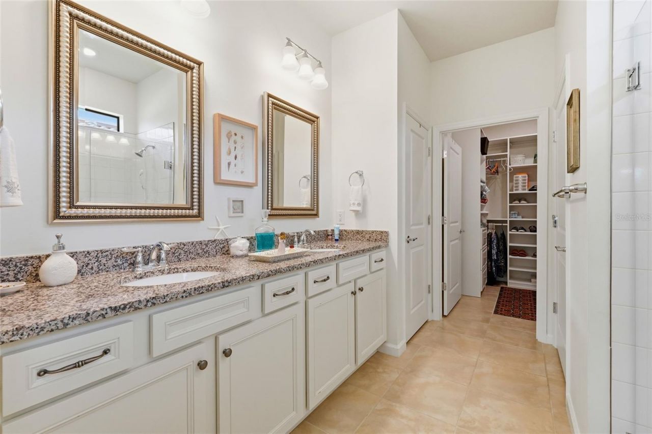7017 Hanover Court, Bradenton, FL 34202 Photo