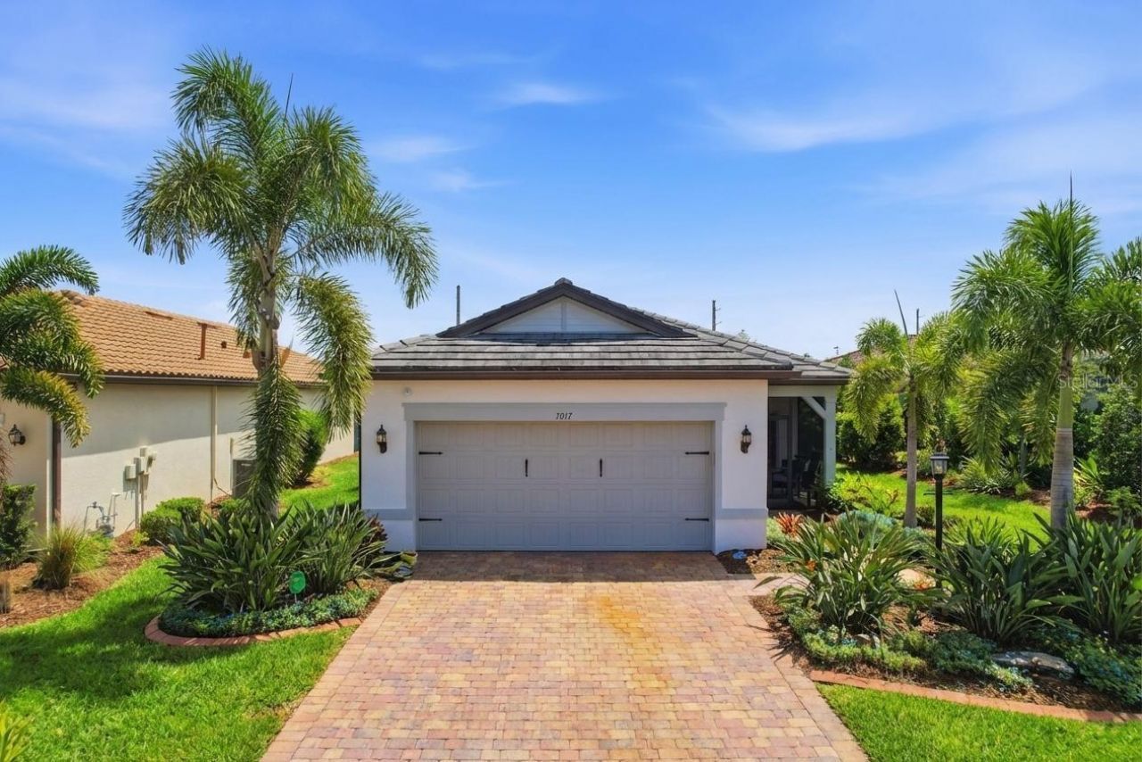 7017 Hanover Court, Bradenton, FL 34202 Photo
