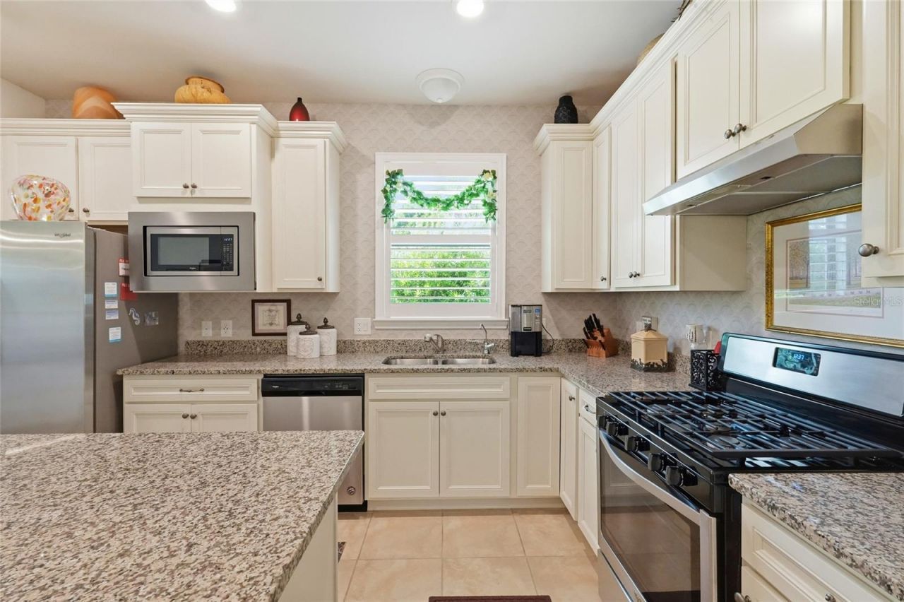 7017 Hanover Court, Bradenton, FL 34202 Photo