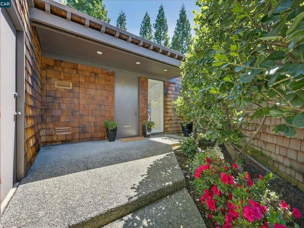 224 The Knoll , Orinda, CA 94563