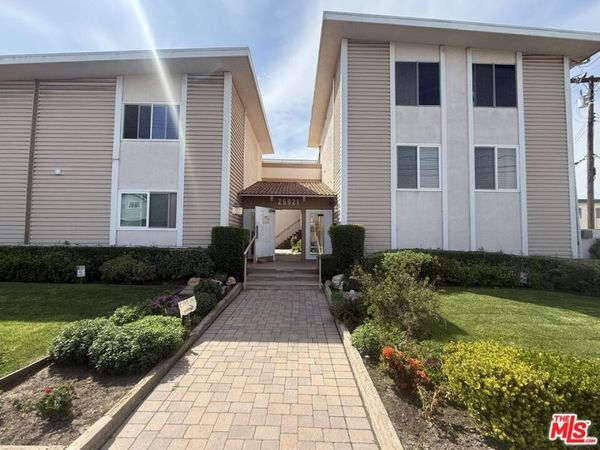 25921 Oak Street, Unit 107, Lomita, CA 90717