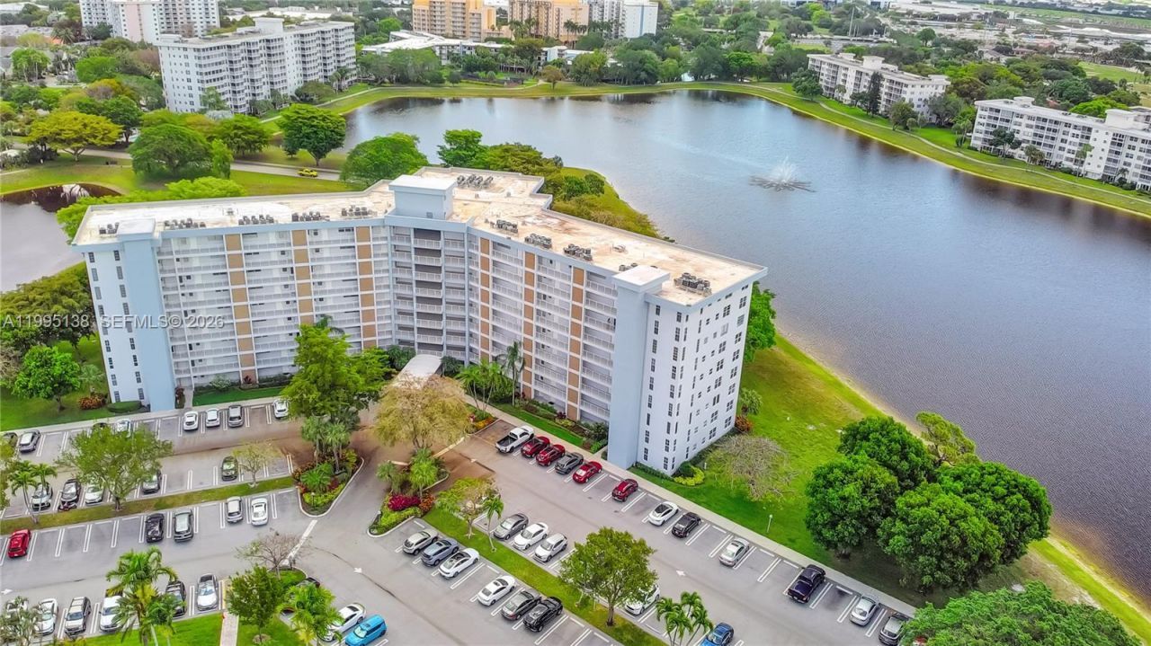 3010 N Course Dr, Unit 104, Pompano Beach, FL 33069 Photo