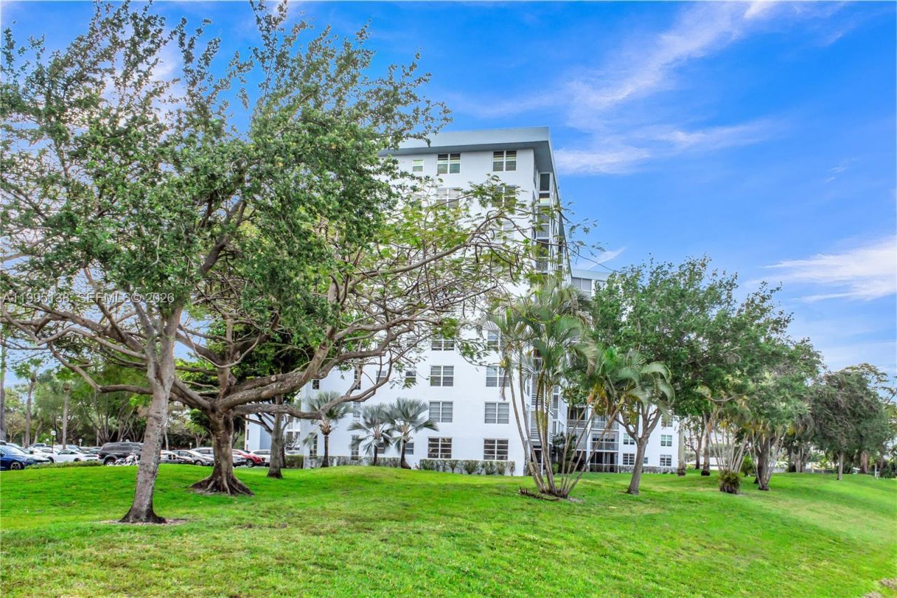 3010 N Course Dr, Unit 104, Pompano Beach, FL 33069 Photo