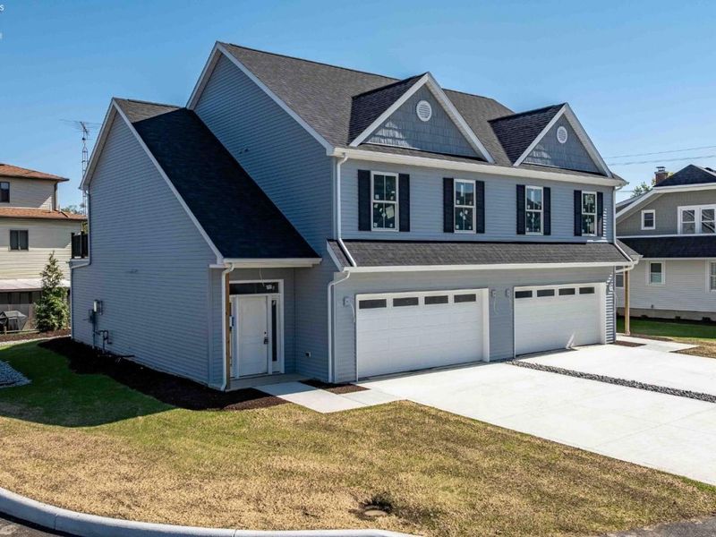 35 N Beach Street, Port Clinton, OH 43452 Photo 2