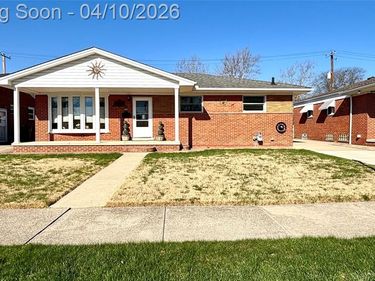 1772 Lakeview Street, Trenton, MI 48183