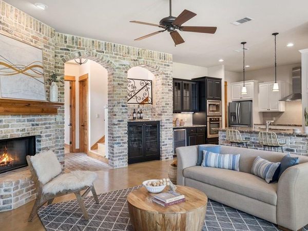 19 Chandon LN, Lakeway, TX 78734