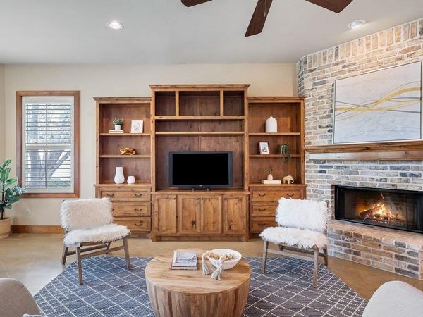 19 Chandon LN , Lakeway, TX 78734