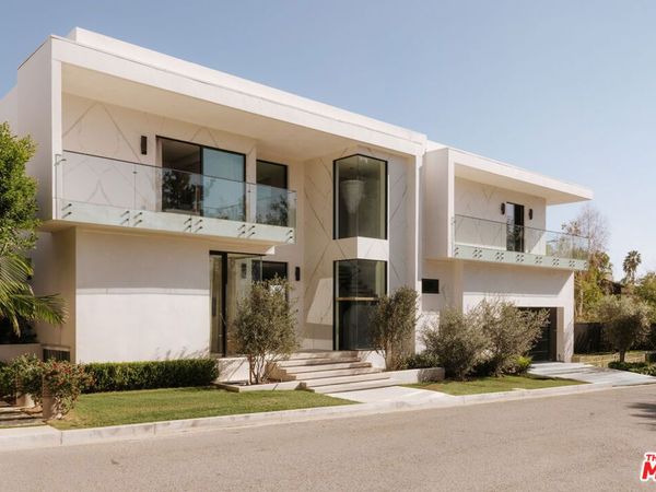 2180 Stradella Road, Los Angeles, CA 90077