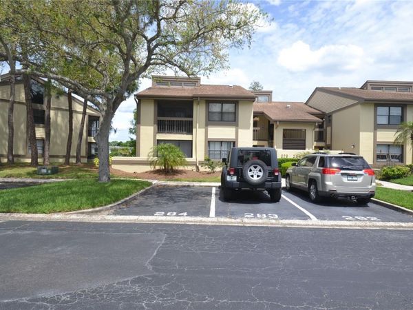 284 WOODLAKE WYNDE, OLDSMAR, FL 34677