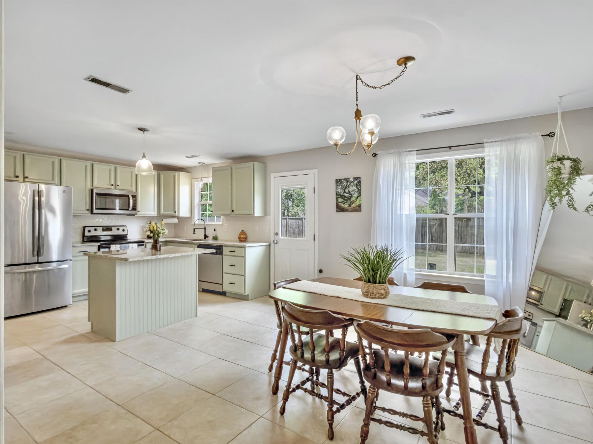 8612 Lindenwood Circle Photo 11