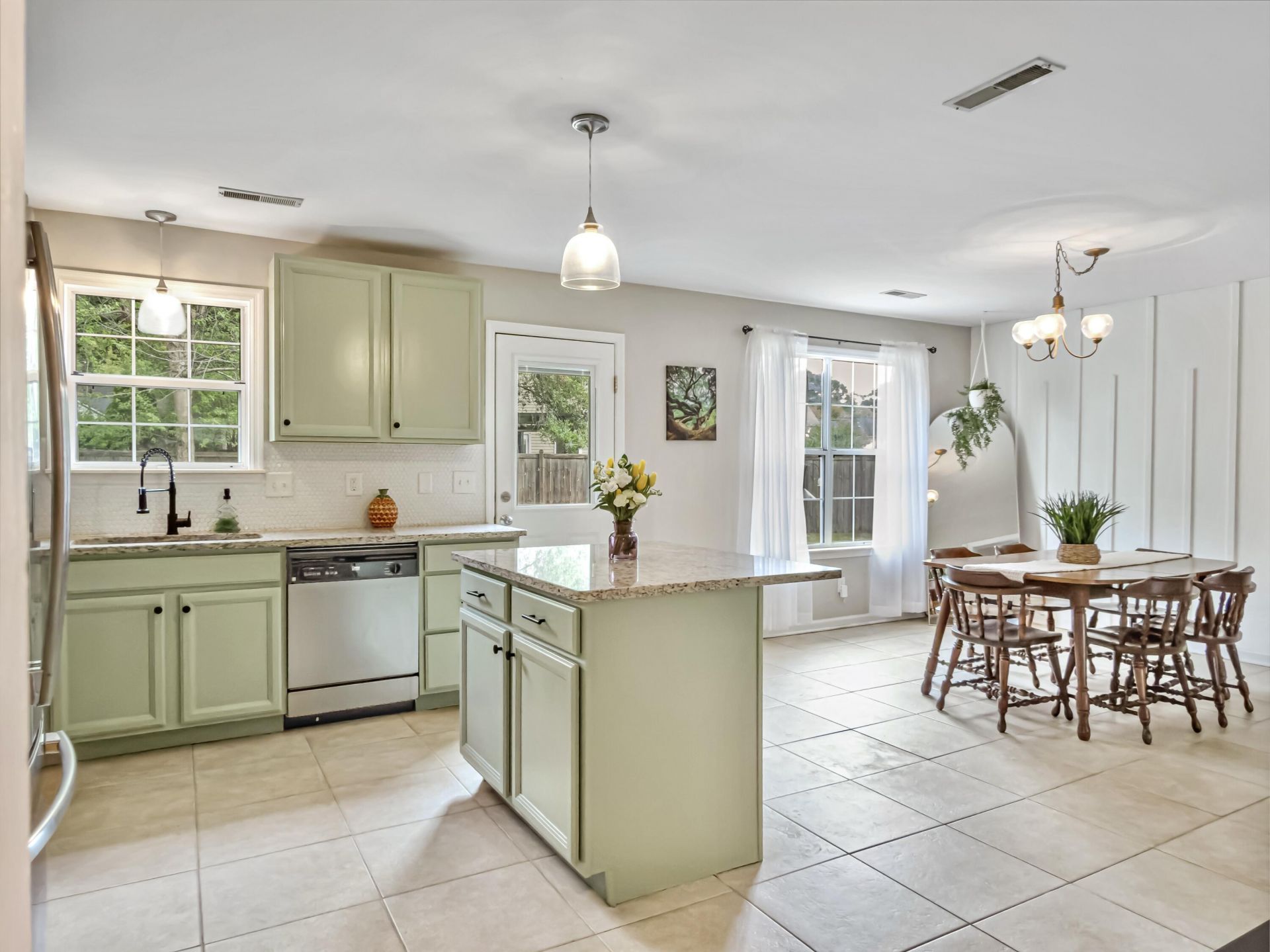 8612 Lindenwood Circle Photo 14