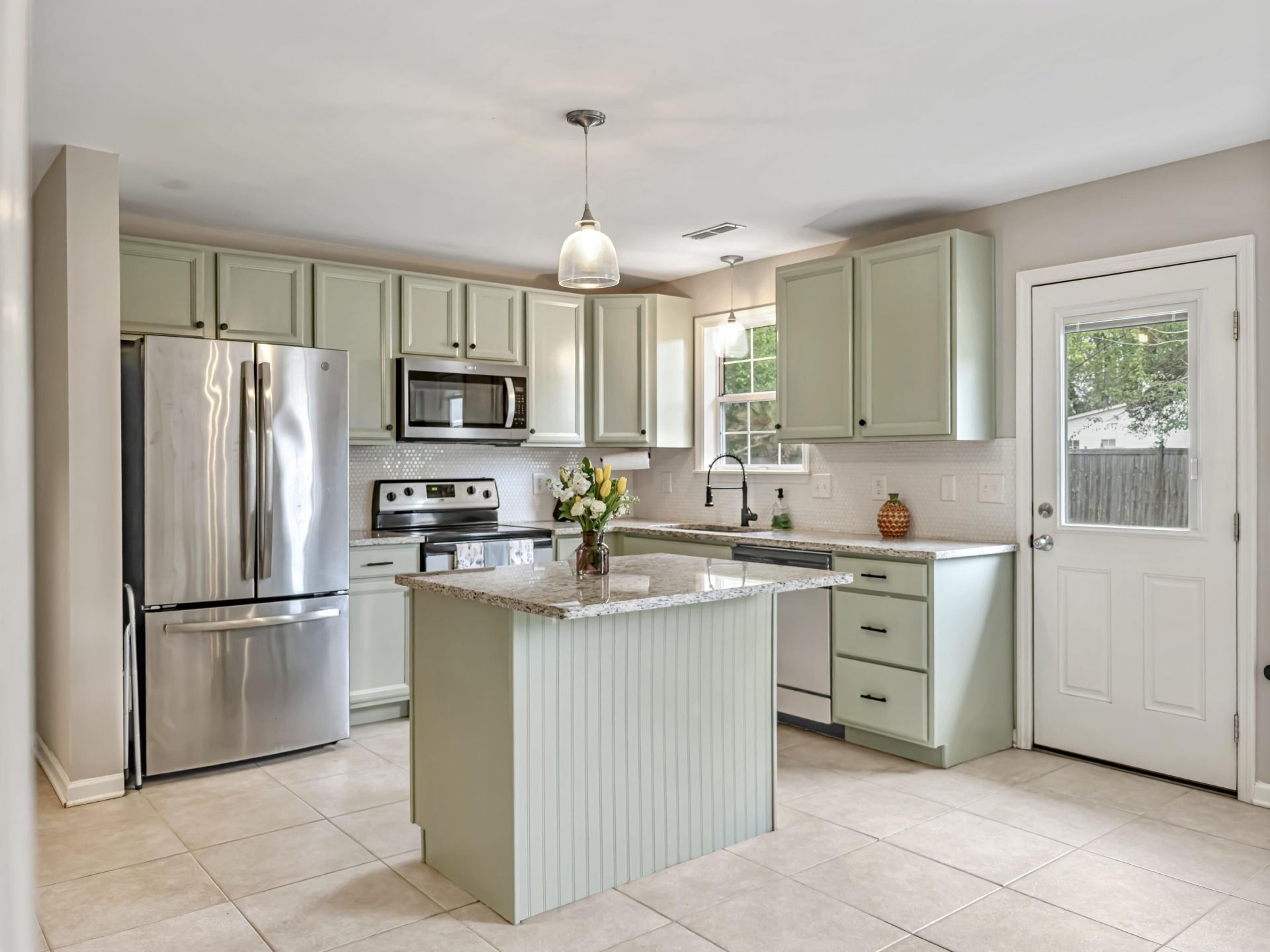 8612 Lindenwood Circle Photo 16