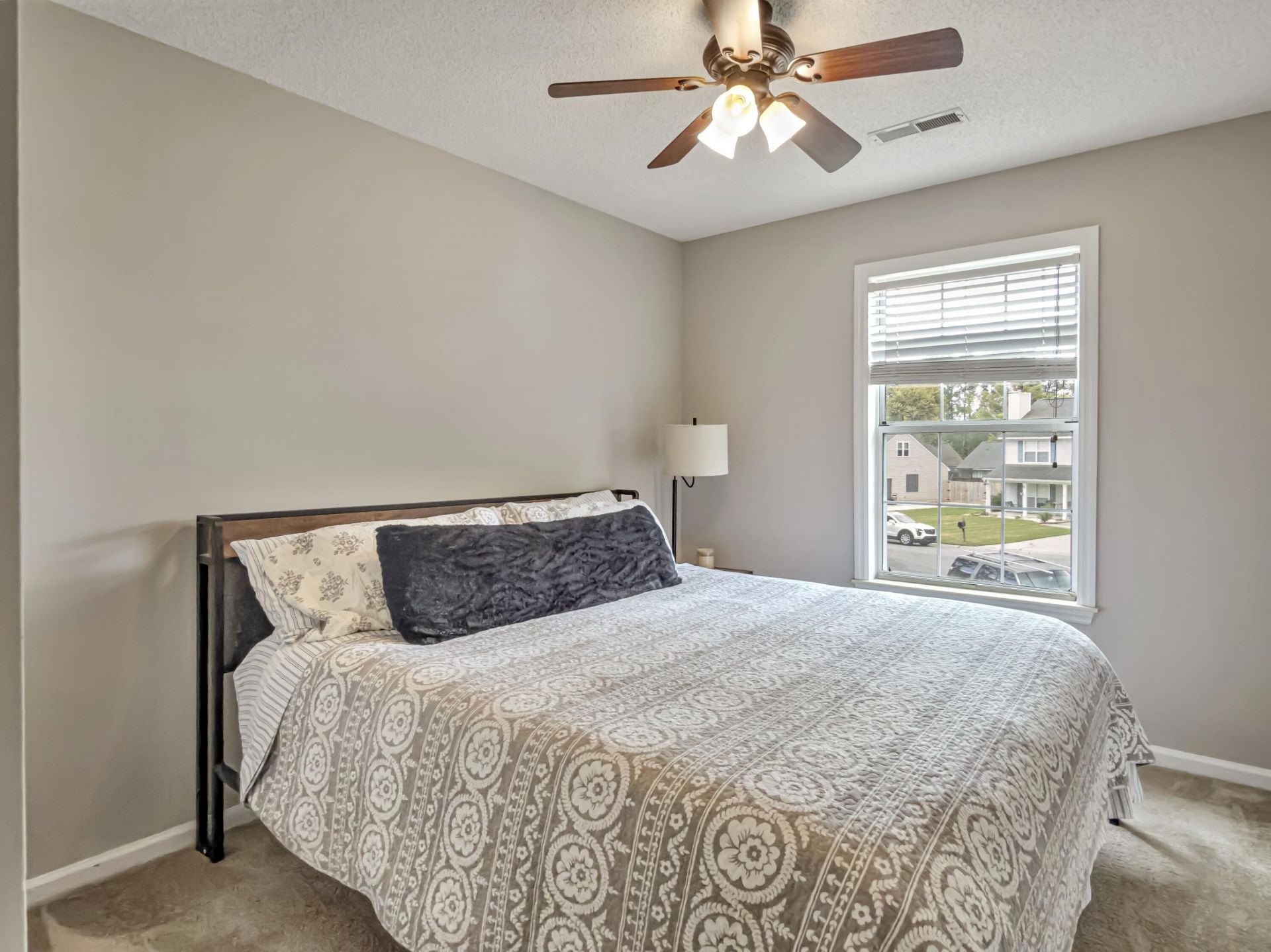 8612 Lindenwood Circle Photo 27