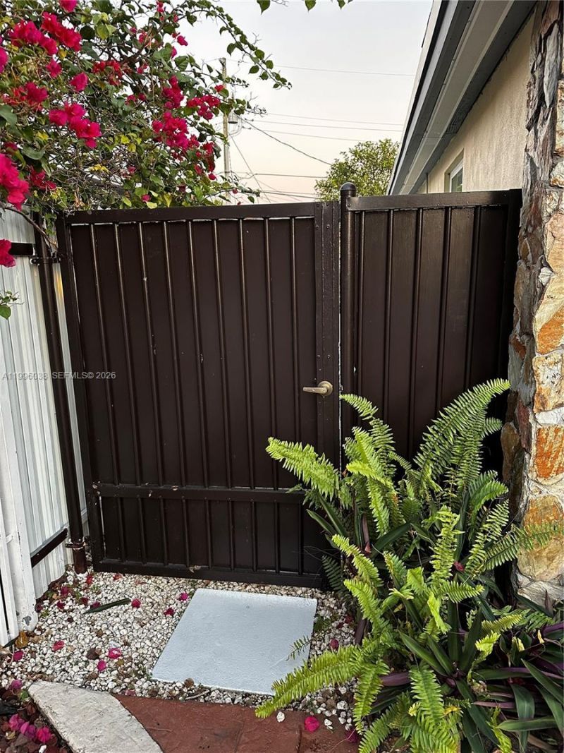 571 SW 71st Pl, Unit 1, Miami, FL 33144 Photo