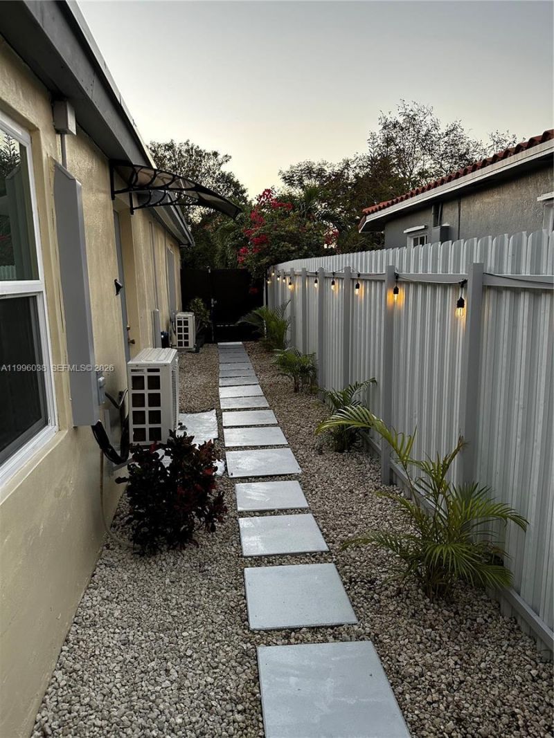 571 SW 71st Pl, Unit 1, Miami, FL 33144 Photo