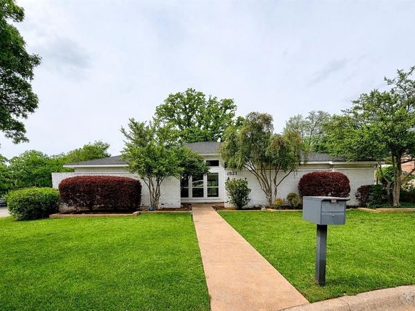 1827 Rhinevalley Drive, Arlington, TX 76012