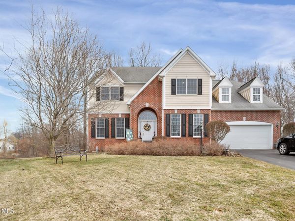 22 Wayfield Lane, Cohoes, NY 12047