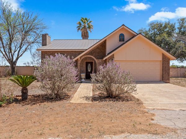 865 Interstate 35 #1, Unit 1, Pearsall, TX 78061