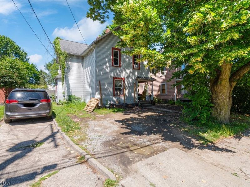 820 Brown Street, Akron, OH 44311 Photo 3