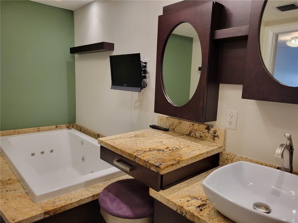 20281 E Country Club Drive E, Unit 503, Aventura, FL 33180 Photo