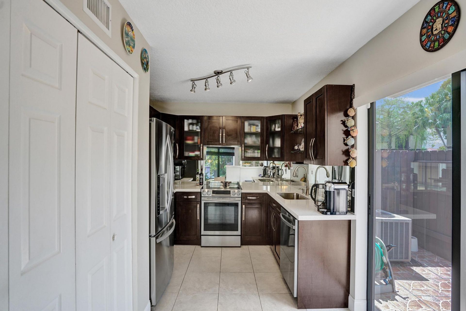 2321 Bayberry Drive, Pembroke Pines, FL 33024 Photo