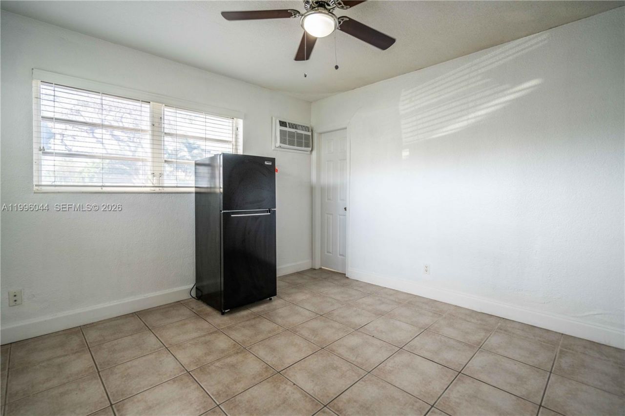 715 NE 6th St, Unit 5A, Fort Lauderdale, FL 33304 Photo