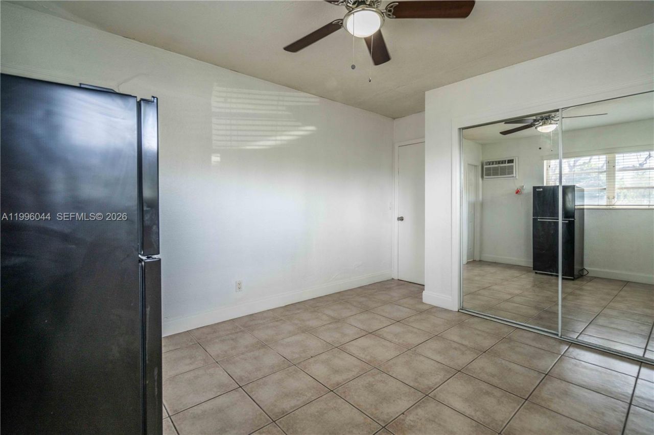 715 NE 6th St, Unit 5A, Fort Lauderdale, FL 33304 Photo