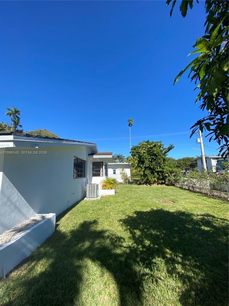 1101 Bay Dr, Miami Beach, FL 33141 Photo