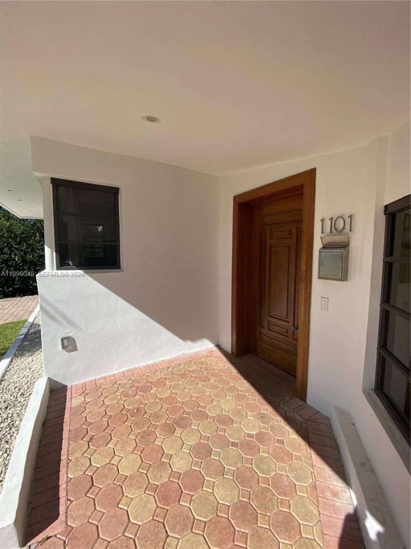 1101 Bay Dr, Miami Beach, FL 33141 Photo