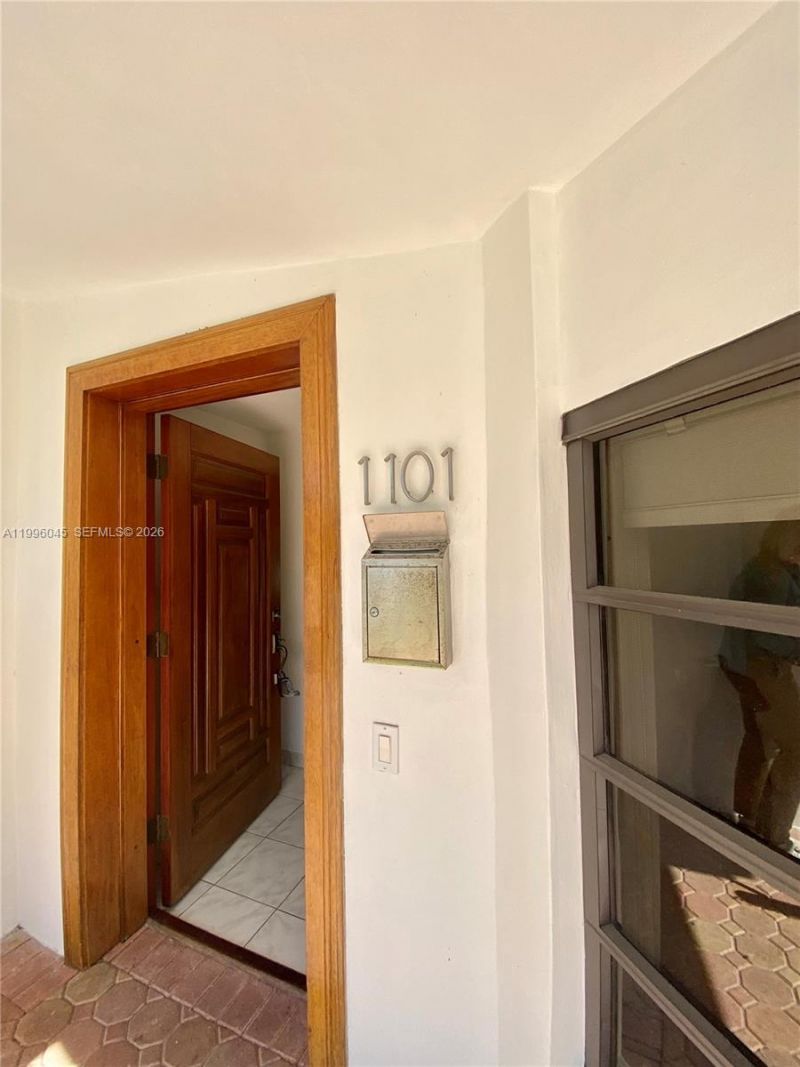 1101 Bay Dr, Miami Beach, FL 33141 Photo