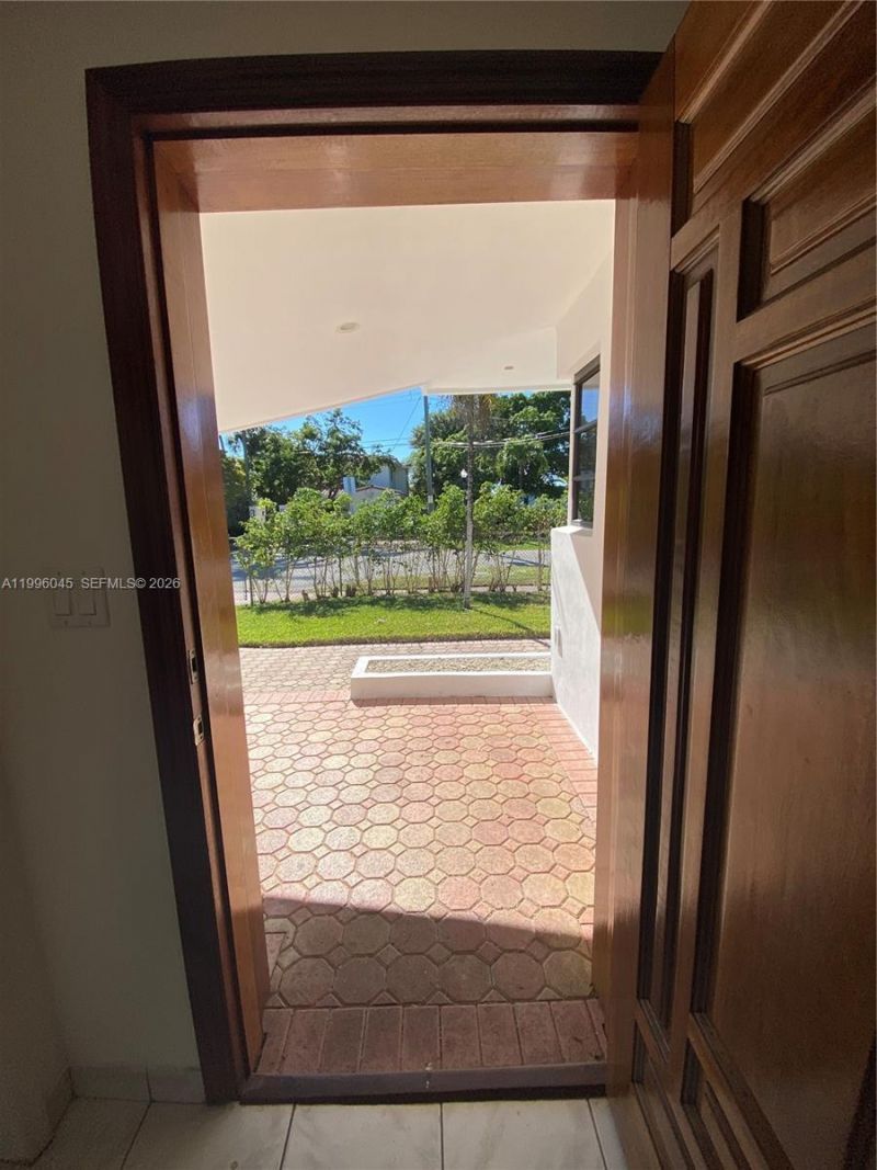 1101 Bay Dr, Miami Beach, FL 33141 Photo