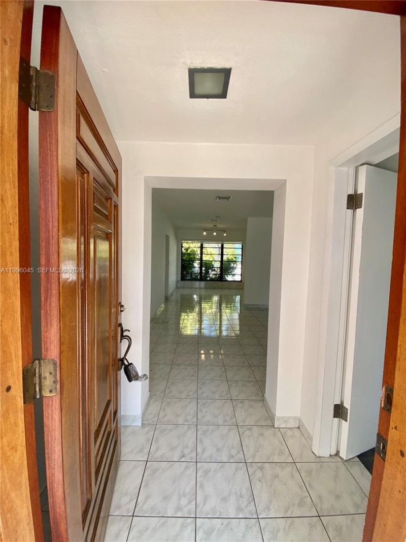 1101 Bay Dr, Miami Beach, FL 33141 Photo