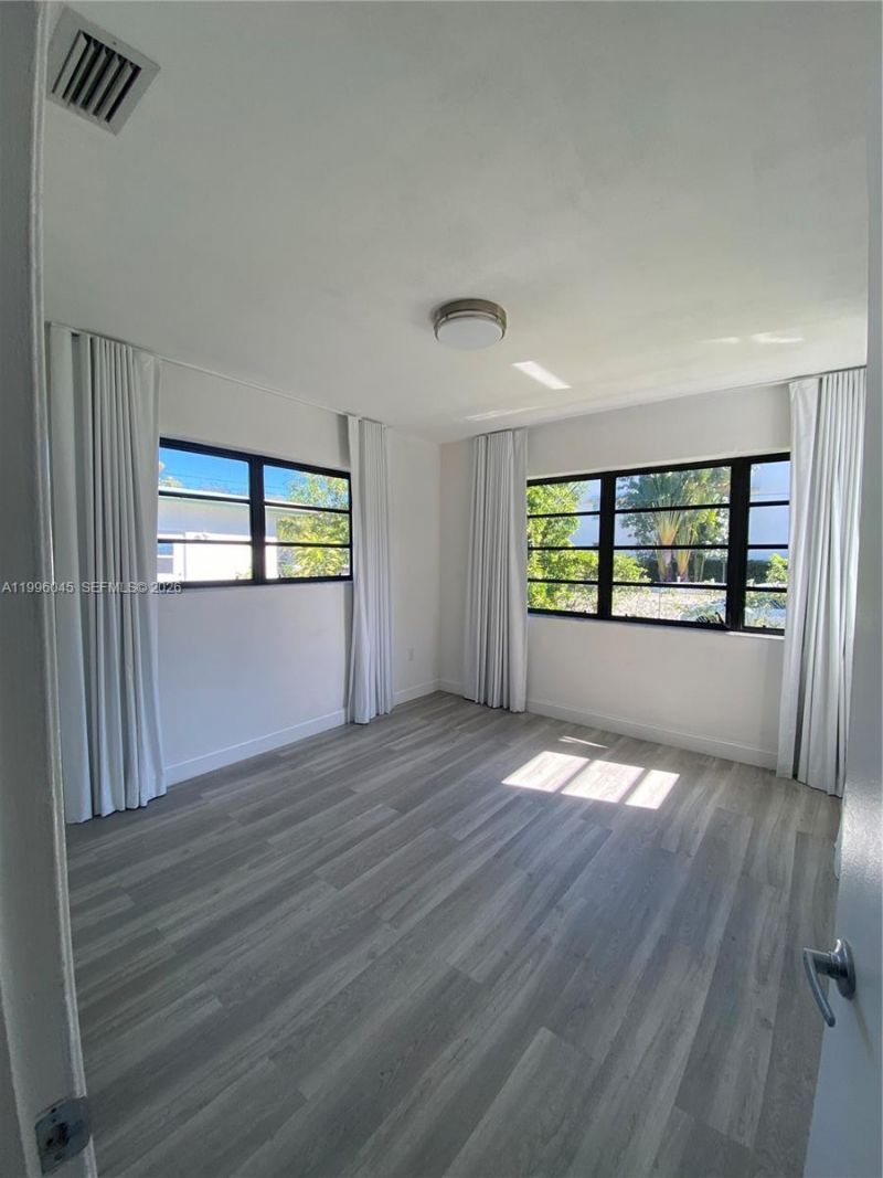 1101 Bay Dr, Miami Beach, FL 33141 Photo