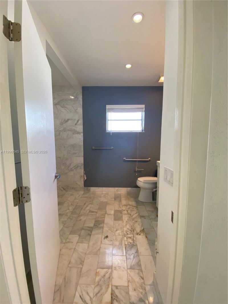 1101 Bay Dr, Miami Beach, FL 33141 Photo