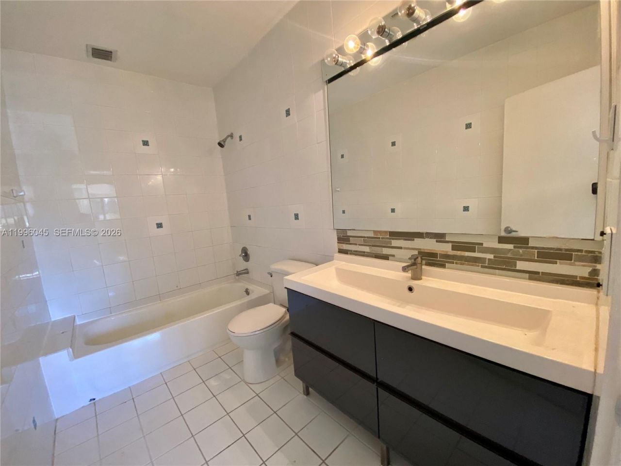 1101 Bay Dr, Miami Beach, FL 33141 Photo