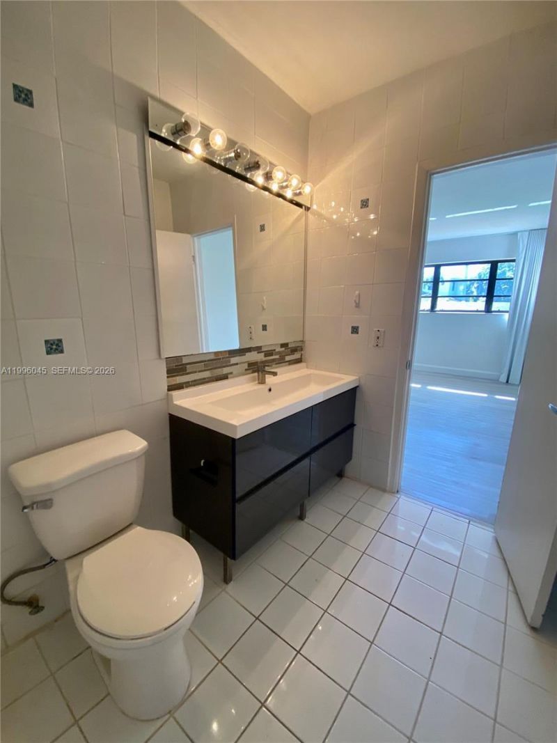 1101 Bay Dr, Miami Beach, FL 33141 Photo