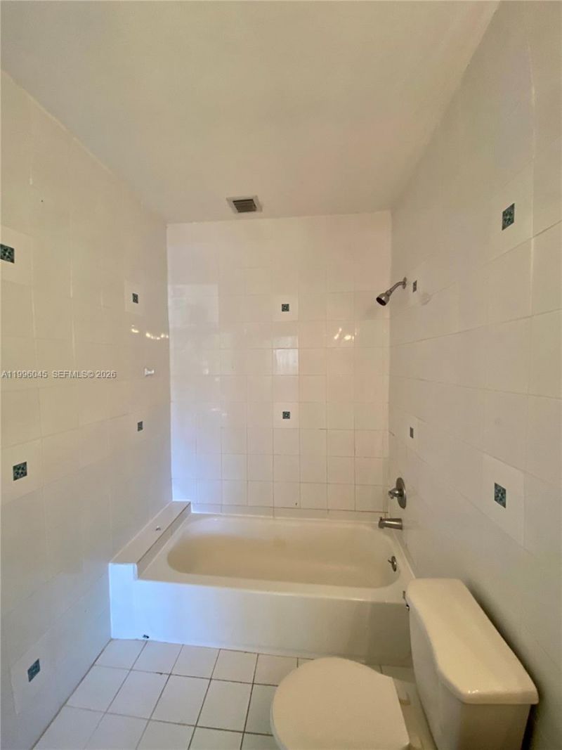 1101 Bay Dr, Miami Beach, FL 33141 Photo