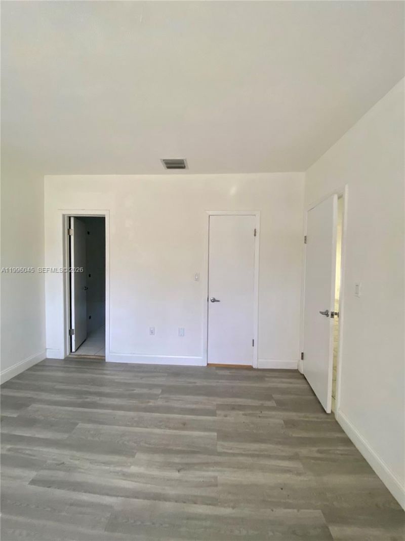 1101 Bay Dr, Miami Beach, FL 33141 Photo